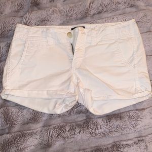 American Eagle White Shorty stretch shorts size 2